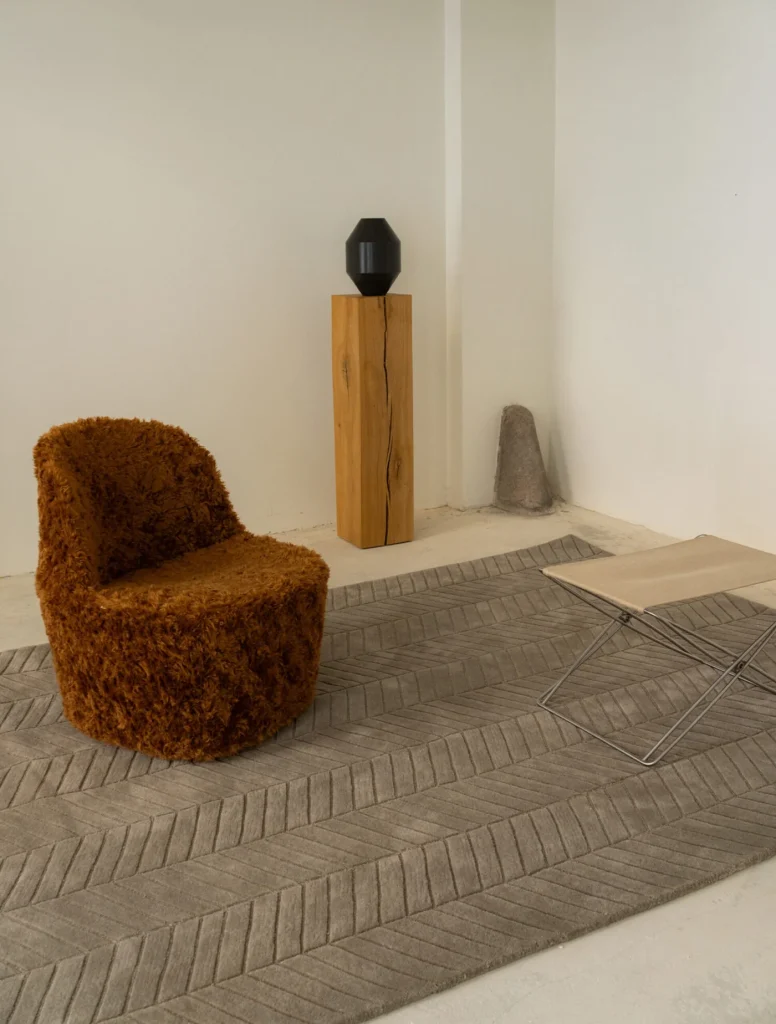 Herring bone rug rocky gray